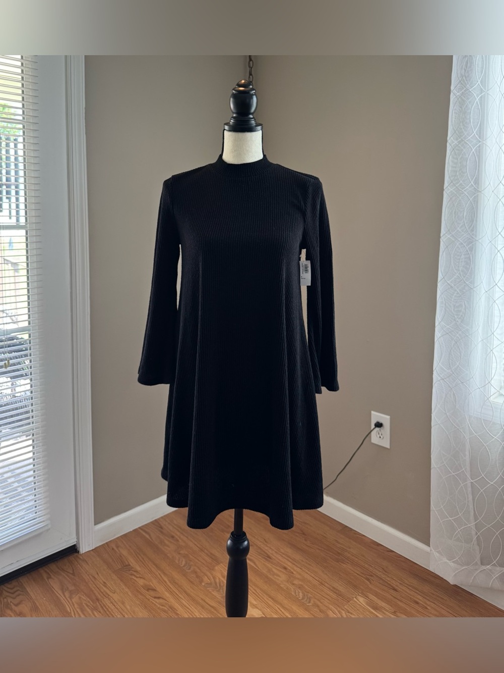 🖤 NWT Old Navy ribbed swing dress in S Petite